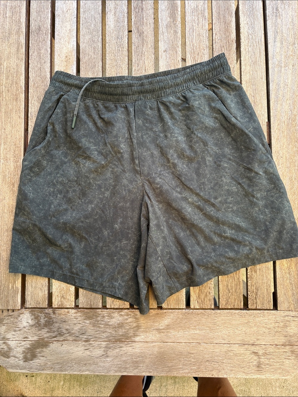 Gravel dust asphalt men’s lululemon shorts